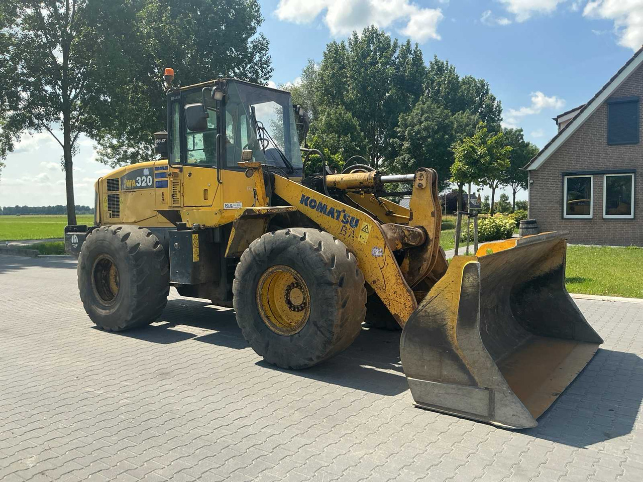 Komatsu WA320-5H - Ελαστιχοφόρος φορτωτής: φωτογραφία 3 Komatsu WA320-5H - Ελαστιχοφόρος φορτωτής: φωτογραφία 3