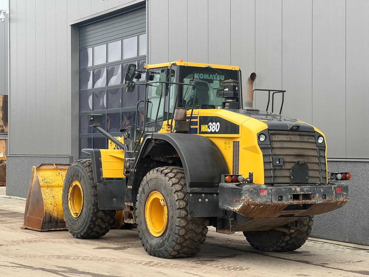 Komatsu WA380-7 - Ελαστιχοφόρος φορτωτής: φωτογραφία 3 Komatsu WA380-7 - Ελαστιχοφόρος φορτωτής: φωτογραφία 3