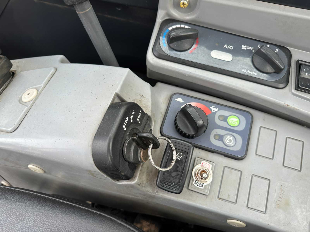 Ερπυστριοφόρος εκσκαφέας Kubota KX155-5: φωτογραφία 37