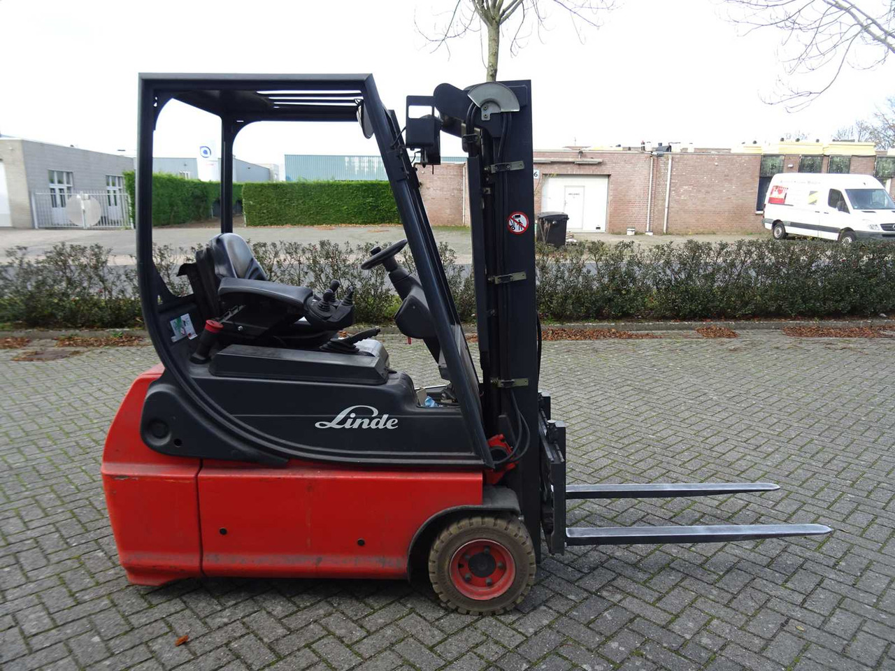 LINDE - 2006 - E16-02 - FORKLIFT TRUCK - Περονοφόρο όχημα: φωτογραφία 5 LINDE - 2006 - E16-02 - FORKLIFT TRUCK - Περονοφόρο όχημα: φωτογραφία 5