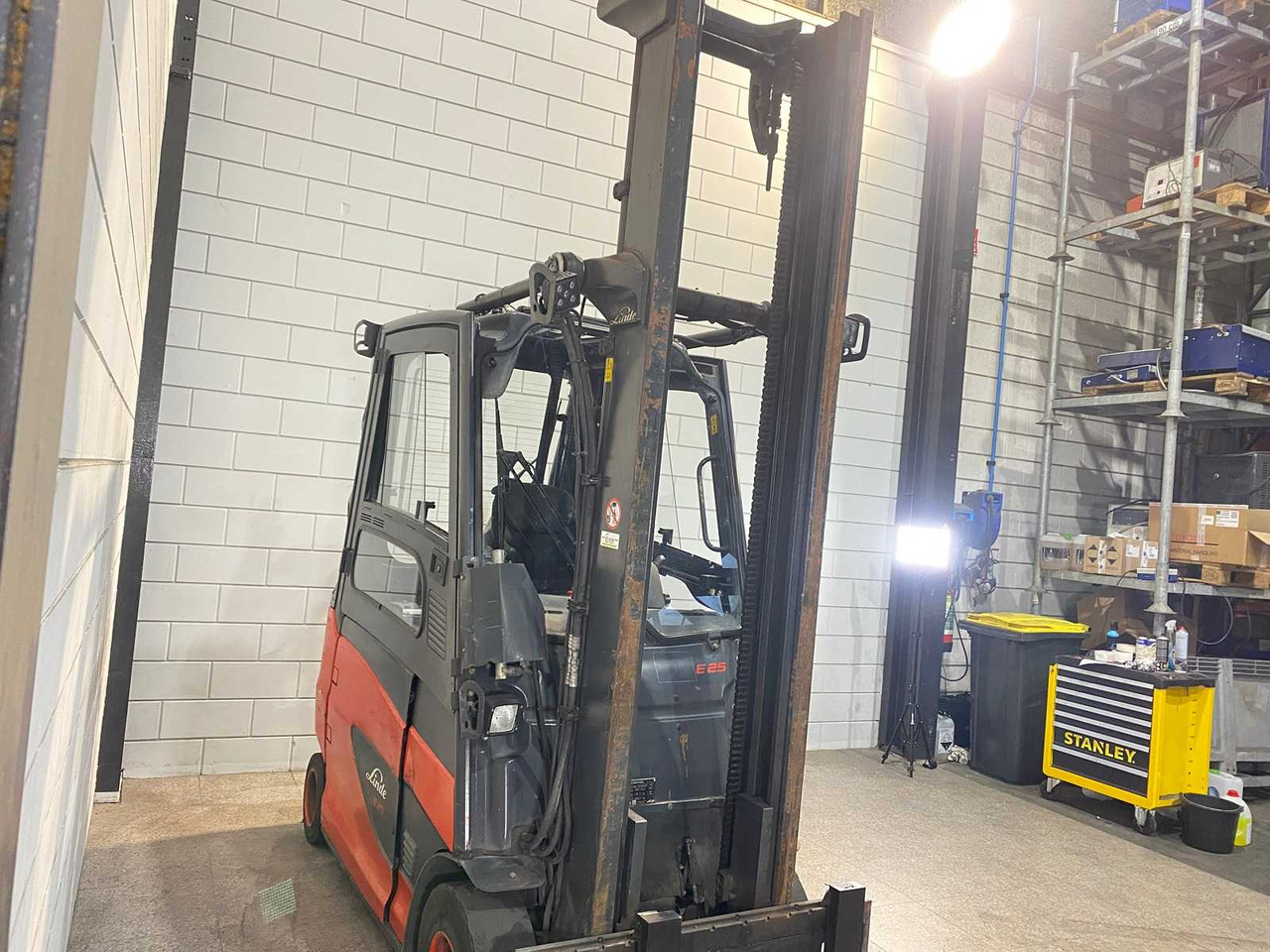LINDE - 2014 - E 25/600 HL - FORKLIFT TRUCK - Περονοφόρο όχημα: φωτογραφία 2 LINDE - 2014 - E 25/600 HL - FORKLIFT TRUCK - Περονοφόρο όχημα: φωτογραφία 2
