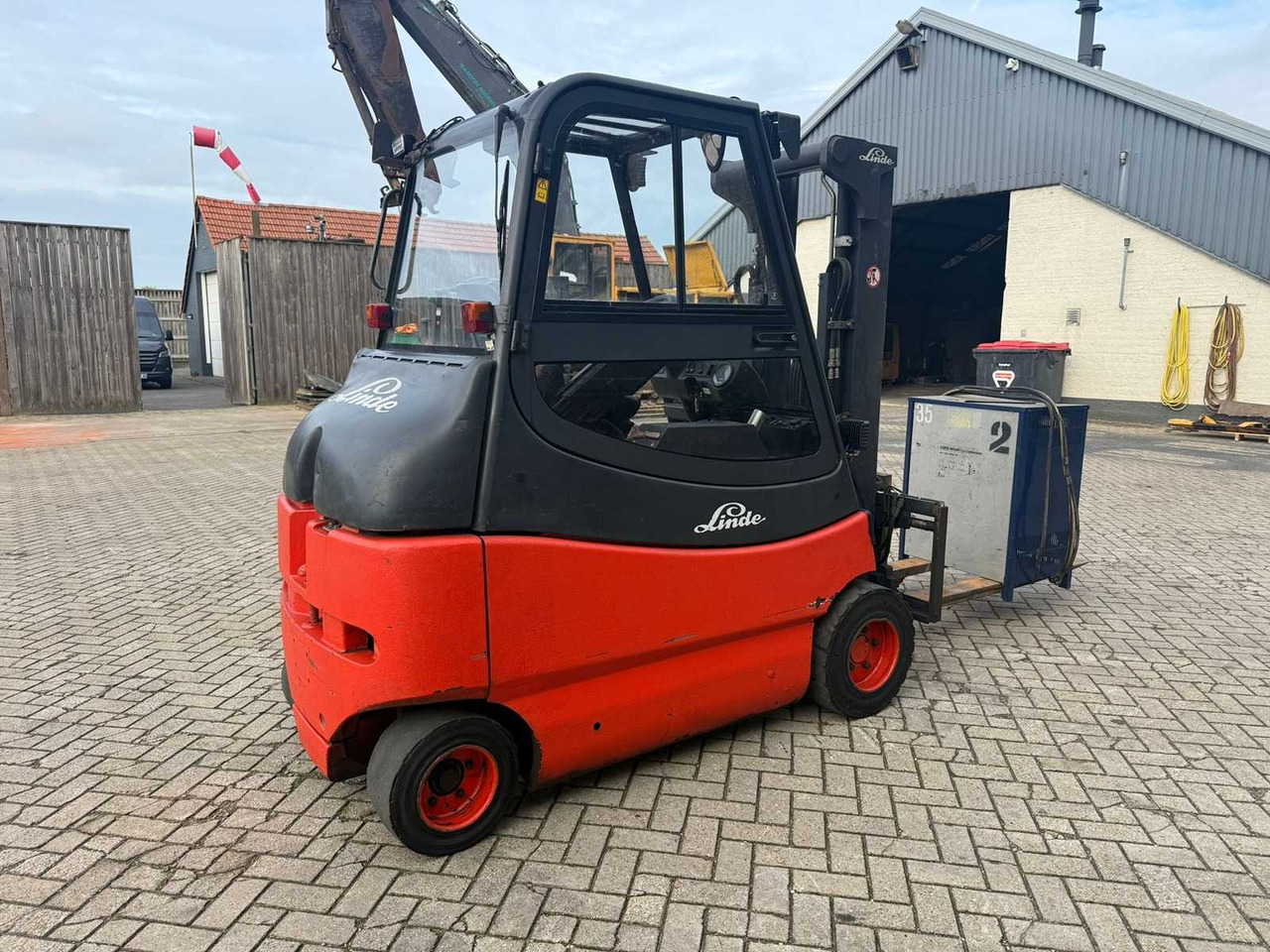 LINDE - E30 - FORKLIFT TRUCK - Περονοφόρο όχημα: φωτογραφία 4 LINDE - E30 - FORKLIFT TRUCK - Περονοφόρο όχημα: φωτογραφία 4