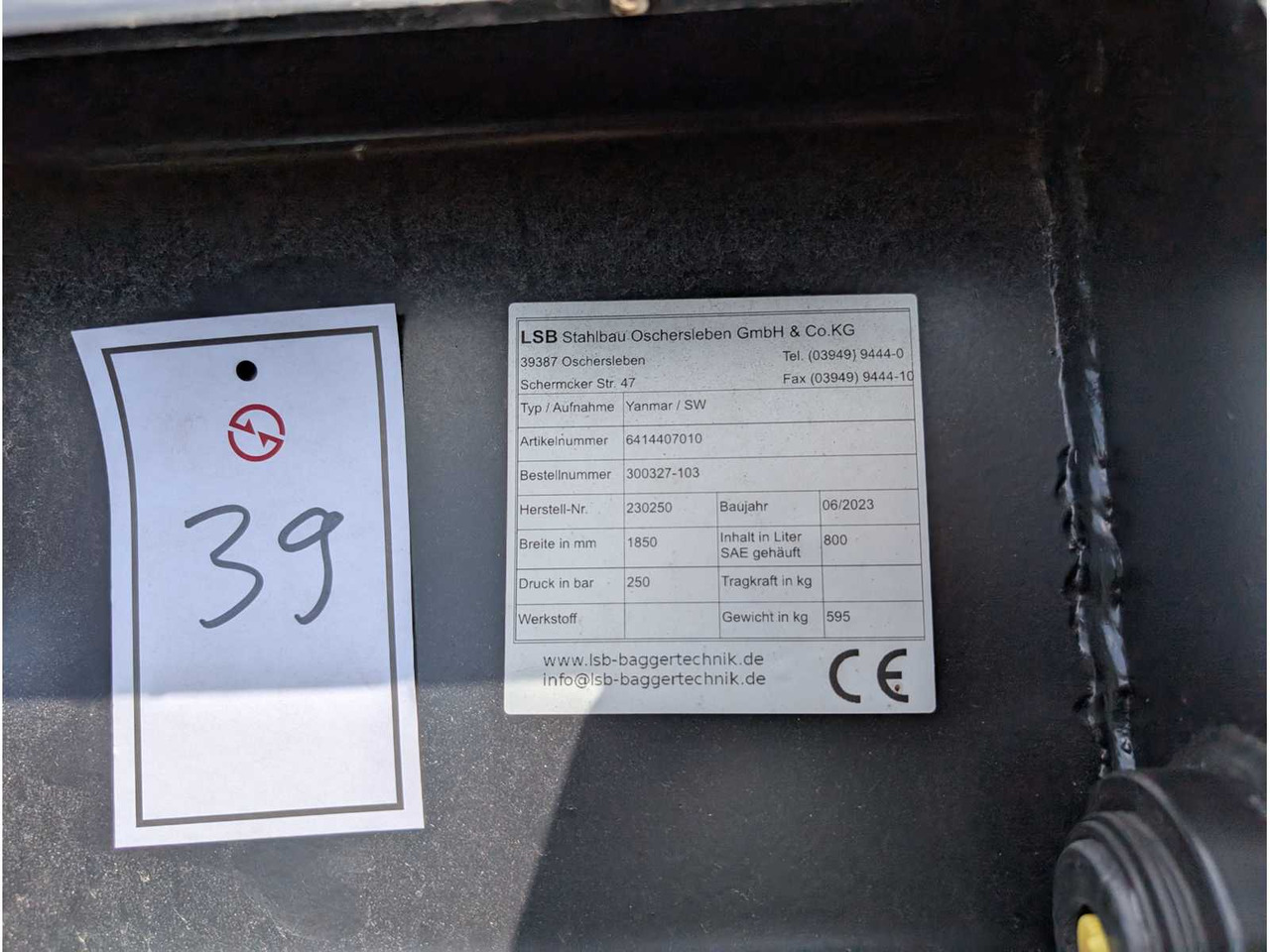 LSB - UNI BUCKET WITH TEETH - AS - 1850 MM - 0.8 CBM - 2023 - BUCKETS - Ελαστιχοφόρος φορτωτής: φωτογραφία 2 LSB - UNI BUCKET WITH TEETH - AS - 1850 MM - 0.8 CBM - 2023 - BUCKETS - Ελαστιχοφόρος φορτωτής: φωτογραφία 2