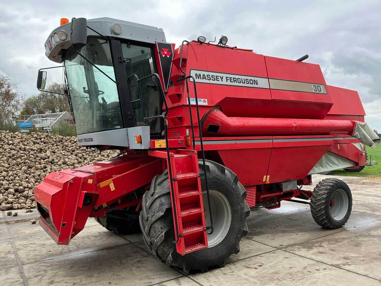 Massey ferguson MF30 - Θεριζοαλωνιστική μηχανή: φωτογραφία 5 Massey ferguson MF30 - Θεριζοαλωνιστική μηχανή: φωτογραφία 5