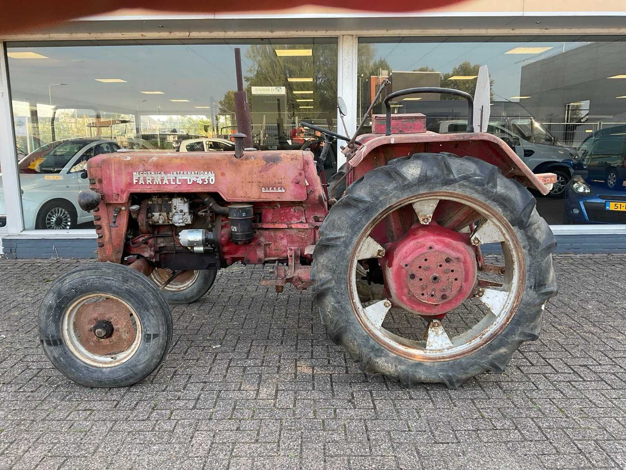 Mc Cormick International Farmall D-430 - Τρακτέρ: φωτογραφία 2 Mc Cormick International Farmall D-430 - Τρακτέρ: φωτογραφία 2