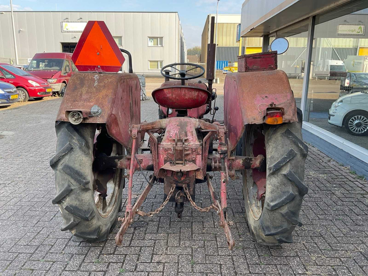 Mc Cormick International Farmall D-430 - Τρακτέρ: φωτογραφία 4 Mc Cormick International Farmall D-430 - Τρακτέρ: φωτογραφία 4