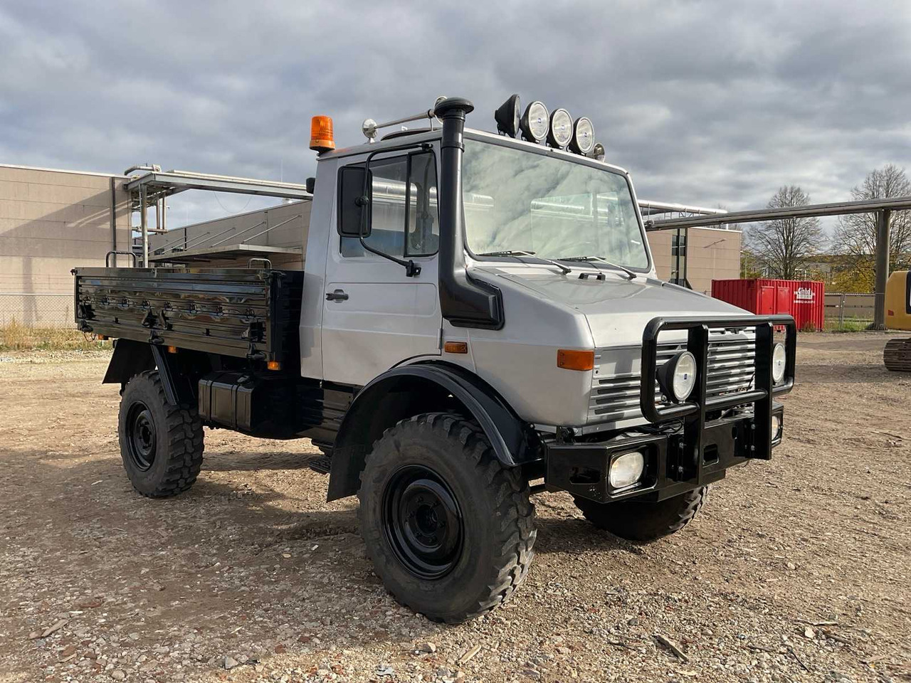 Mercedes-Benz Unimog 435 - Τρακτέρ: φωτογραφία 4 Mercedes-Benz Unimog 435 - Τρακτέρ: φωτογραφία 4