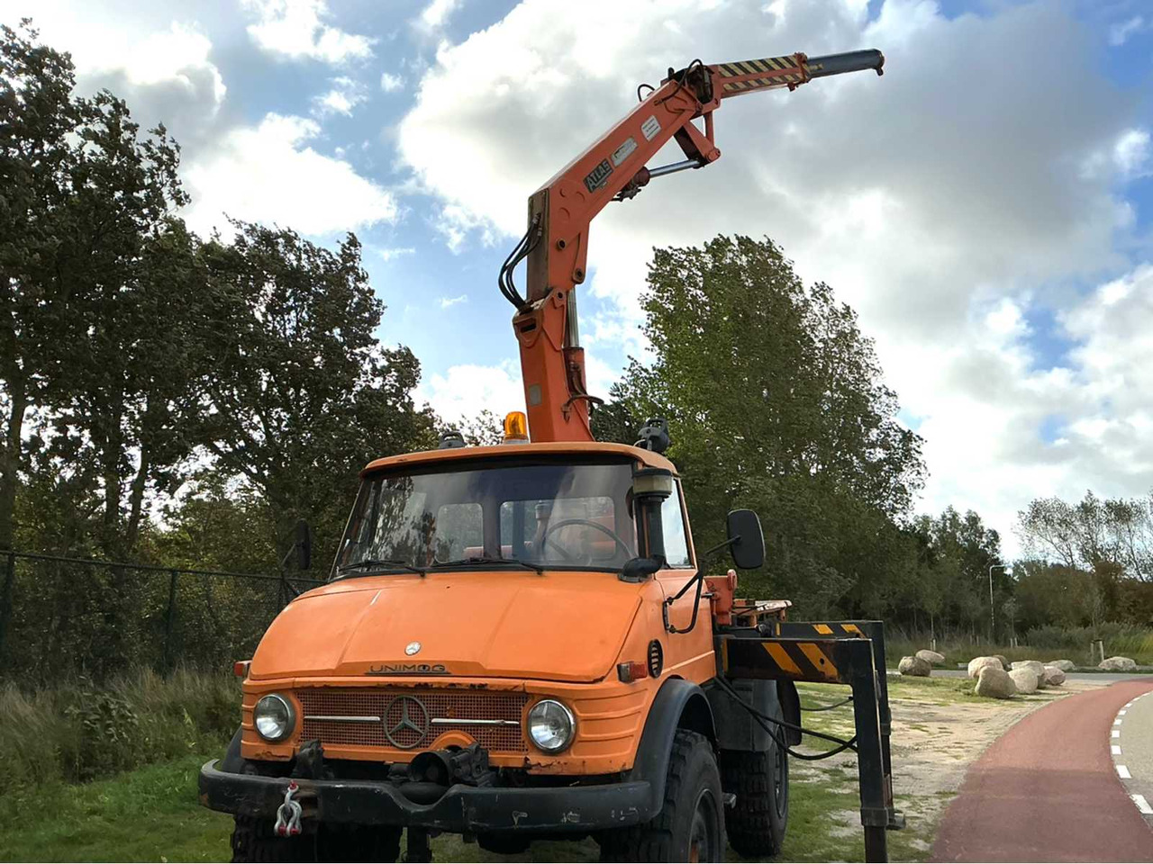 Mercedes-benz Unimog 406 - Ρυμούλκα για τρακτέρ: φωτογραφία 4 Mercedes-benz Unimog 406 - Ρυμούλκα για τρακτέρ: φωτογραφία 4
