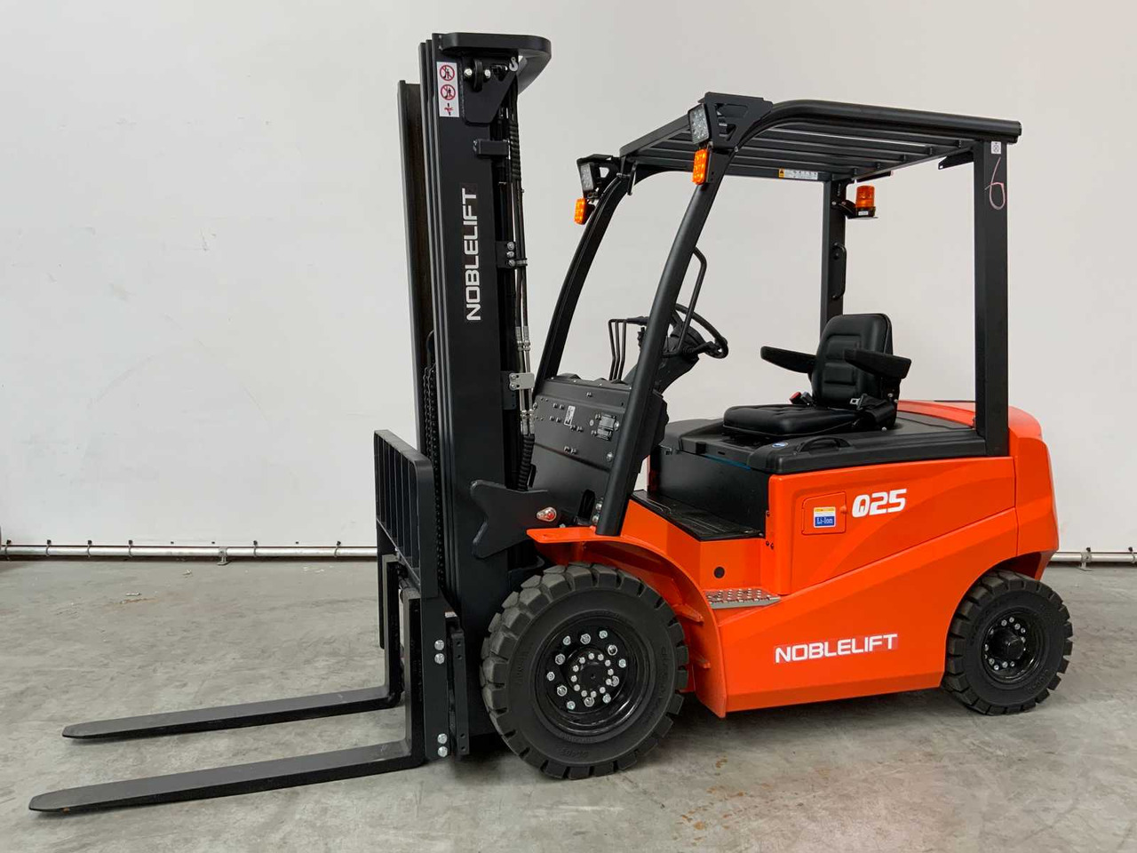 NOBLELIFT - 2024 - Q25-SERIES - 2.5T FORKLIFT ADJUSTABLE FORKS 4.8M - Περονοφόρο όχημα: φωτογραφία 1 NOBLELIFT - 2024 - Q25-SERIES - 2.5T FORKLIFT ADJUSTABLE FORKS 4.8M - Περονοφόρο όχημα: φωτογραφία 1