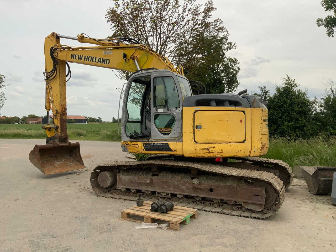 New Holland / Kobelco E225BSR - Ερπυστριοφόρος εκσκαφέας: φωτογραφία 2 New Holland / Kobelco E225BSR - Ερπυστριοφόρος εκσκαφέας: φωτογραφία 2