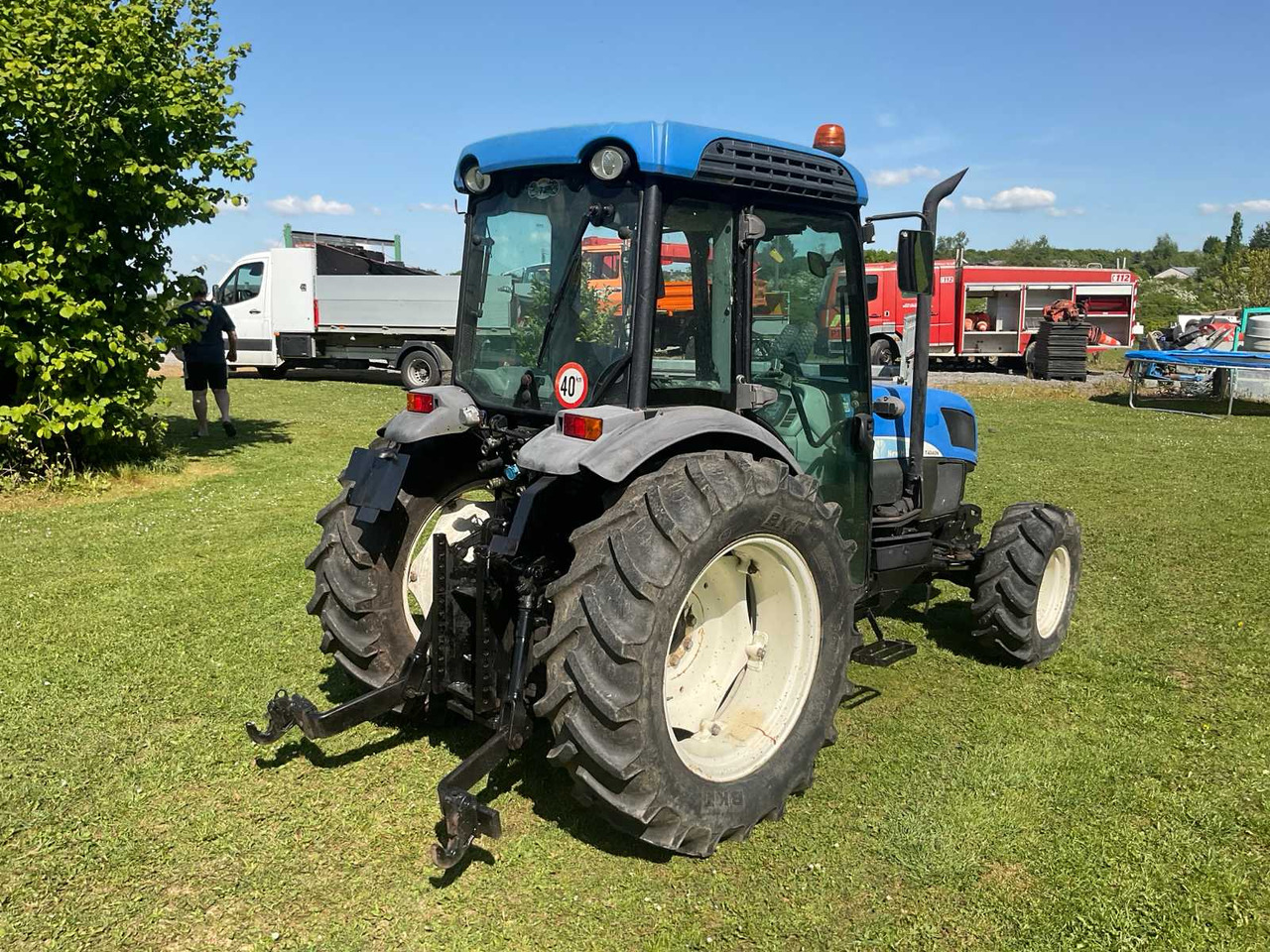 New Holland T4040N - Τρακτέρ: φωτογραφία 5 New Holland T4040N - Τρακτέρ: φωτογραφία 5