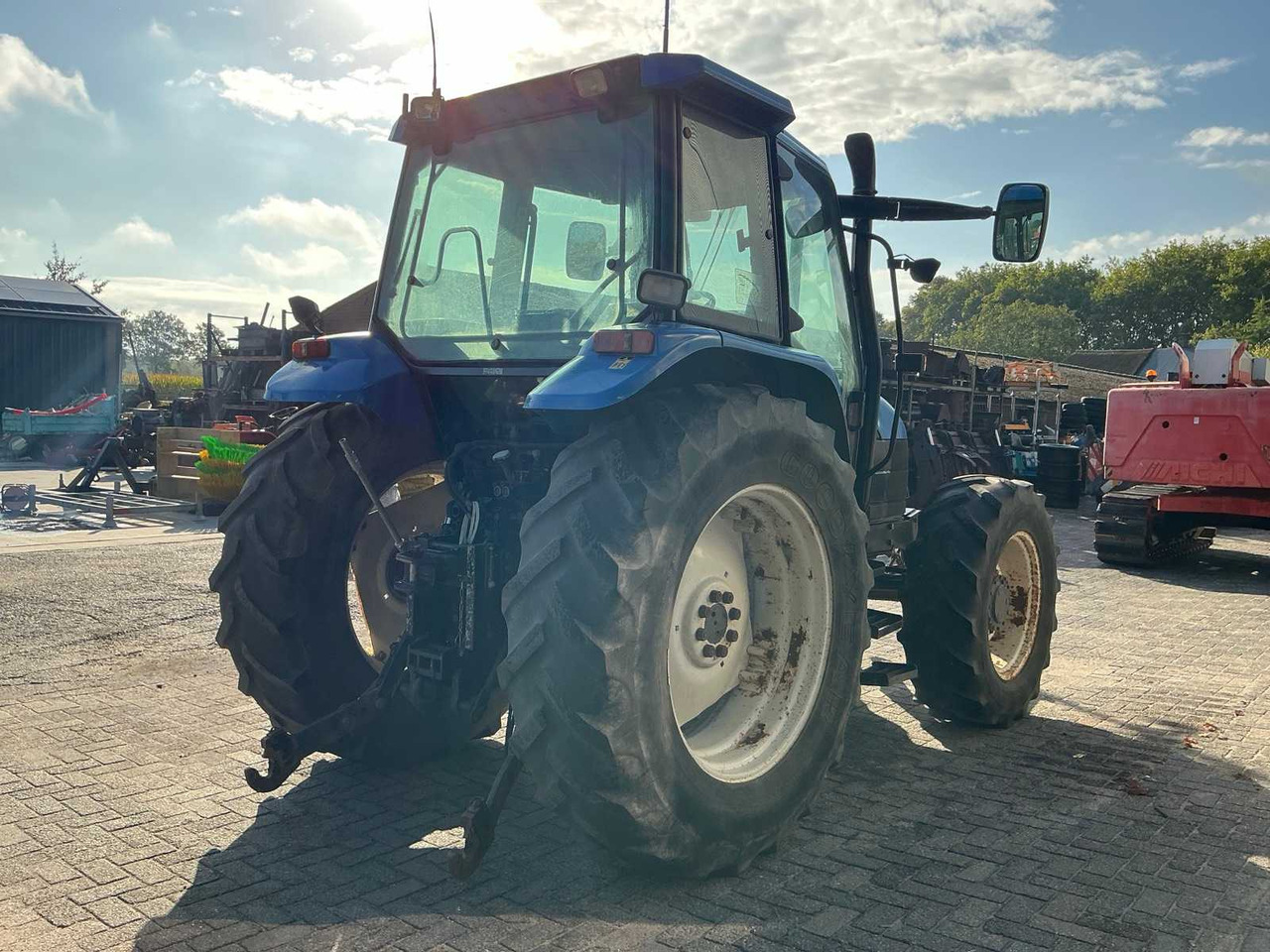 New Holland TS100 - Τρακτέρ: φωτογραφία 5 New Holland TS100 - Τρακτέρ: φωτογραφία 5