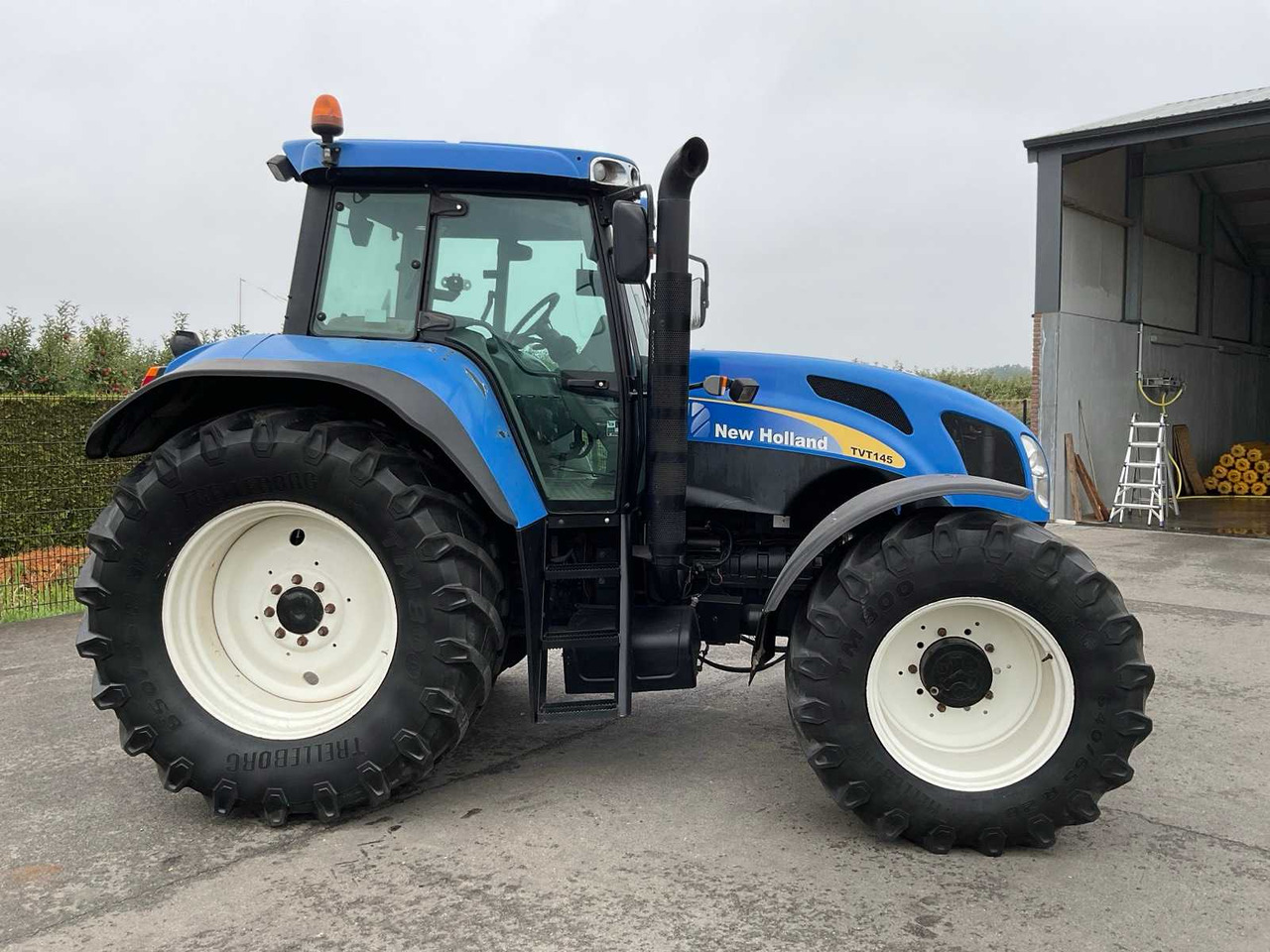 New Holland TVT145 - Τρακτέρ: φωτογραφία 5 New Holland TVT145 - Τρακτέρ: φωτογραφία 5