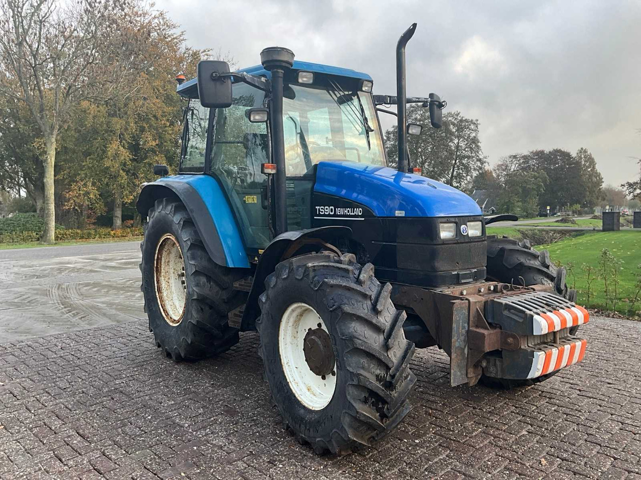 New holland TS90 - Τρακτέρ: φωτογραφία 4 New holland TS90 - Τρακτέρ: φωτογραφία 4