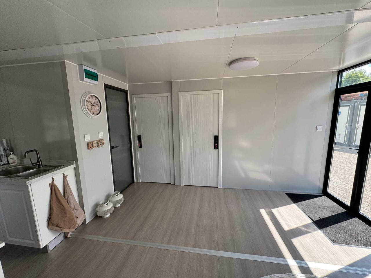 Σπίτι εμπορευματοκιβωτία Rhino Houses 36,5 m2: φωτογραφία 7 Σπίτι εμπορευματοκιβωτία Rhino Houses 36,5 m2: φωτογραφία 7