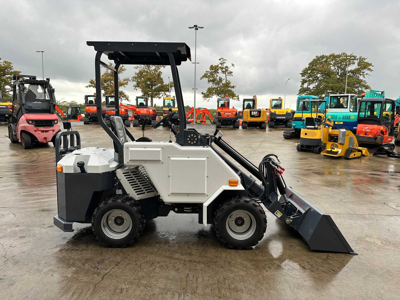 SDLOOL - 2025 - SL-S30 - SKID STEER LOADER - Ερπυστριοφόρος μικρός φορτωτής: φωτογραφία 5 SDLOOL - 2025 - SL-S30 - SKID STEER LOADER - Ερπυστριοφόρος μικρός φορτωτής: φωτογραφία 5