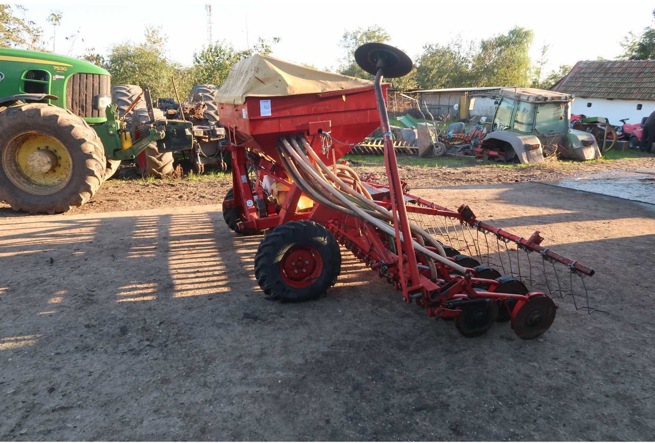 SPU 32 SPU 32 - Seeder - 2006 - 02B-DNL (163) - Σπαρτική μηχανή ακριβείας: φωτογραφία 3 SPU 32 SPU 32 - Seeder - 2006 - 02B-DNL (163) - Σπαρτική μηχανή ακριβείας: φωτογραφία 3