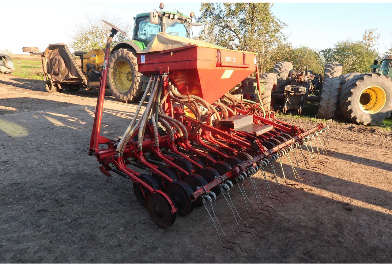 SPU 32 SPU 32 - Seeder - 2006 - 02B-DNL (163) - Σπαρτική μηχανή ακριβείας: φωτογραφία 2 SPU 32 SPU 32 - Seeder - 2006 - 02B-DNL (163) - Σπαρτική μηχανή ακριβείας: φωτογραφία 2