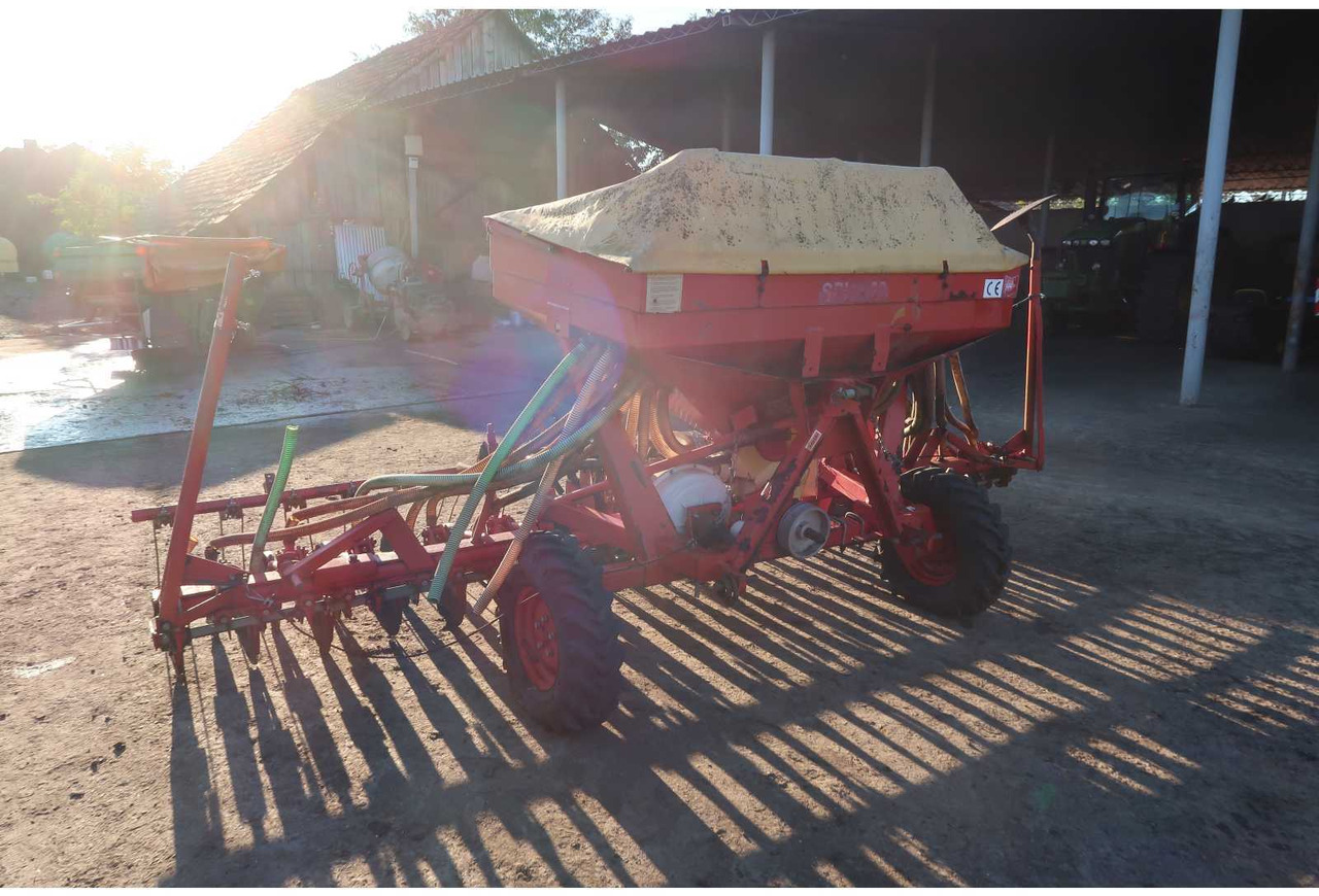 SPU 32 SPU 32 - Seeder - 2006 - 02B-DNL (163) - Σπαρτική μηχανή ακριβείας: φωτογραφία 4 SPU 32 SPU 32 - Seeder - 2006 - 02B-DNL (163) - Σπαρτική μηχανή ακριβείας: φωτογραφία 4