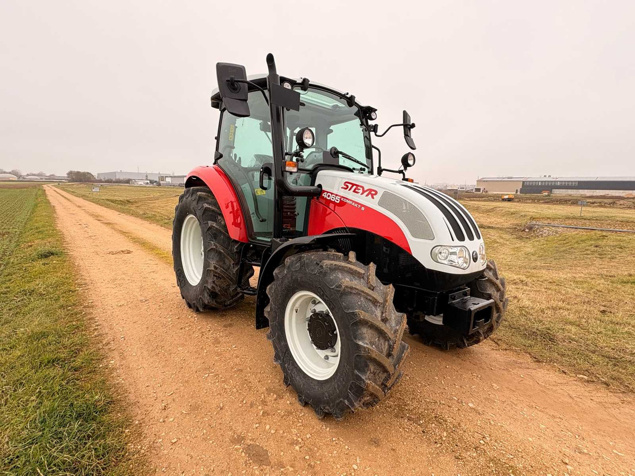 STEYR 4065 S - COMPACT ALL-WHEEL DRIVE TRACTOR (2022) - Τρακτέρ: φωτογραφία 3 STEYR 4065 S - COMPACT ALL-WHEEL DRIVE TRACTOR (2022) - Τρακτέρ: φωτογραφία 3