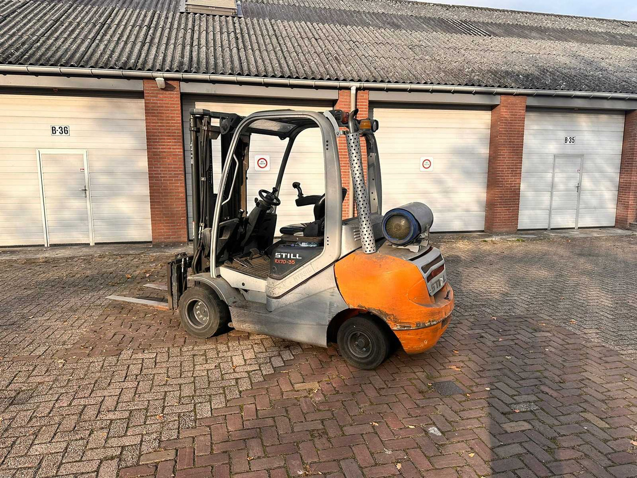 STILL - 2012 - RX70-35 - FORKLIFT TRUCK - Περονοφόρο όχημα: φωτογραφία 2 STILL - 2012 - RX70-35 - FORKLIFT TRUCK - Περονοφόρο όχημα: φωτογραφία 2