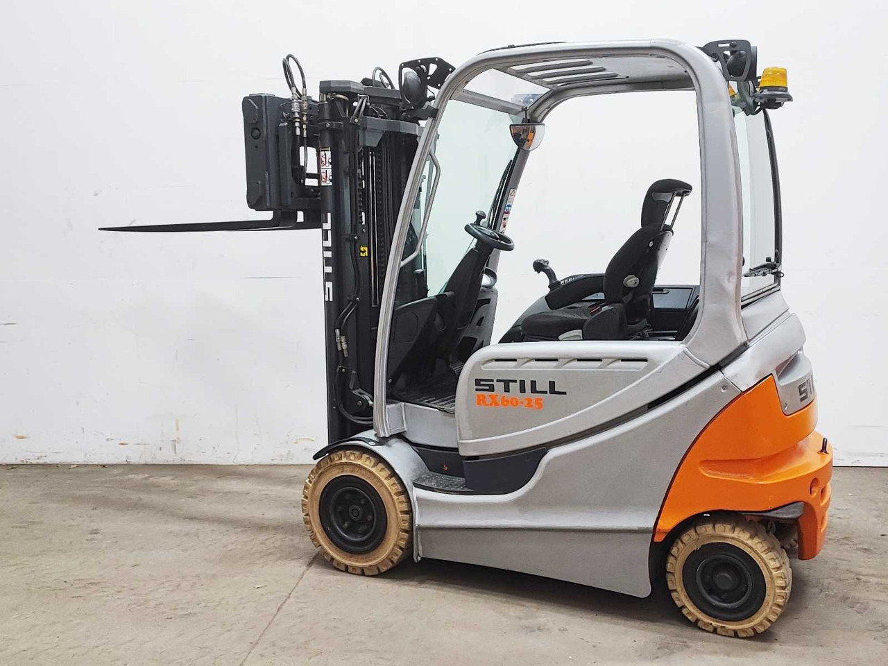 STILL - 2014 - RX60-25 - FORKLIFT WITH FORK SPREADER - Περονοφόρο όχημα: φωτογραφία 2 STILL - 2014 - RX60-25 - FORKLIFT WITH FORK SPREADER - Περονοφόρο όχημα: φωτογραφία 2