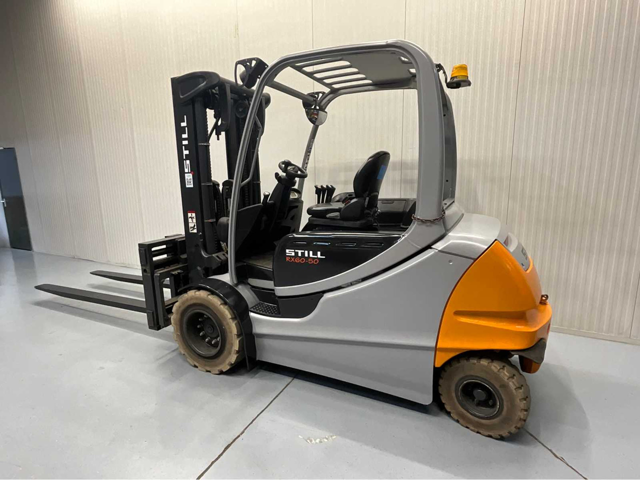 STILL 5000KG- RX60-50 - FORKLIFT TRIPLEX - FORK POSITIONER - SIDESHIFT - FREELIFT - BATTERY 2015 WITH ONLY 1121 HOURS - Περονοφόρο όχημα: φωτογραφία 5 STILL 5000KG- RX60-50 - FORKLIFT TRIPLEX - FORK POSITIONER - SIDESHIFT - FREELIFT - BATTERY 2015 WITH ONLY 1121 HOURS - Περονοφόρο όχημα: φωτογραφία 5