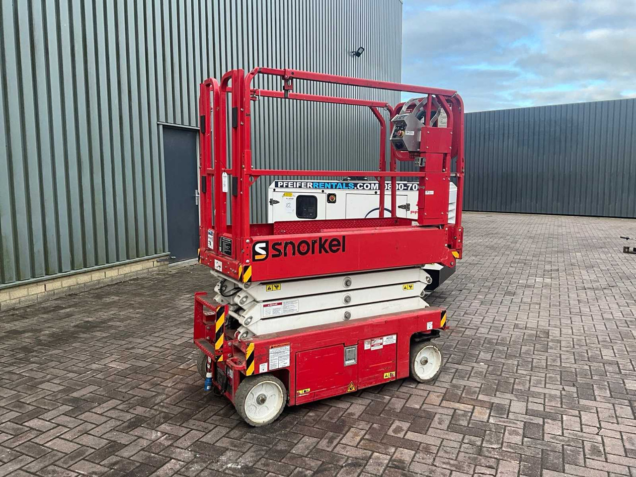 Snorkel - Πλατφόρμα εναέρια: φωτογραφία 1 Snorkel - Πλατφόρμα εναέρια: φωτογραφία 1