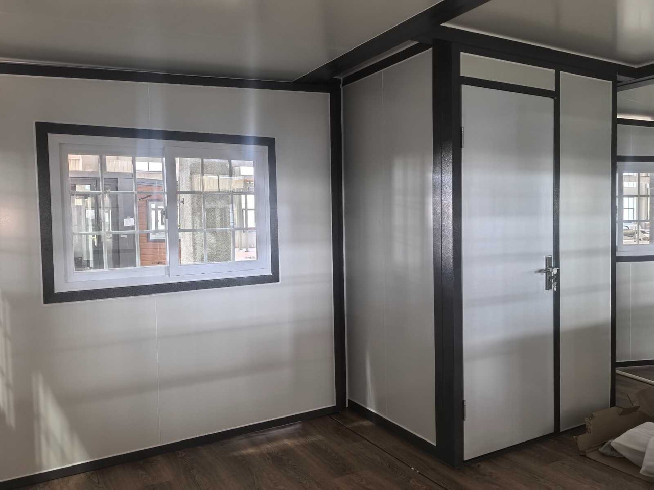 Stahlworks Deluxe (19ft*13ft) - Σπίτι εμπορευματοκιβωτία: φωτογραφία 4 Stahlworks Deluxe (19ft*13ft) - Σπίτι εμπορευματοκιβωτία: φωτογραφία 4