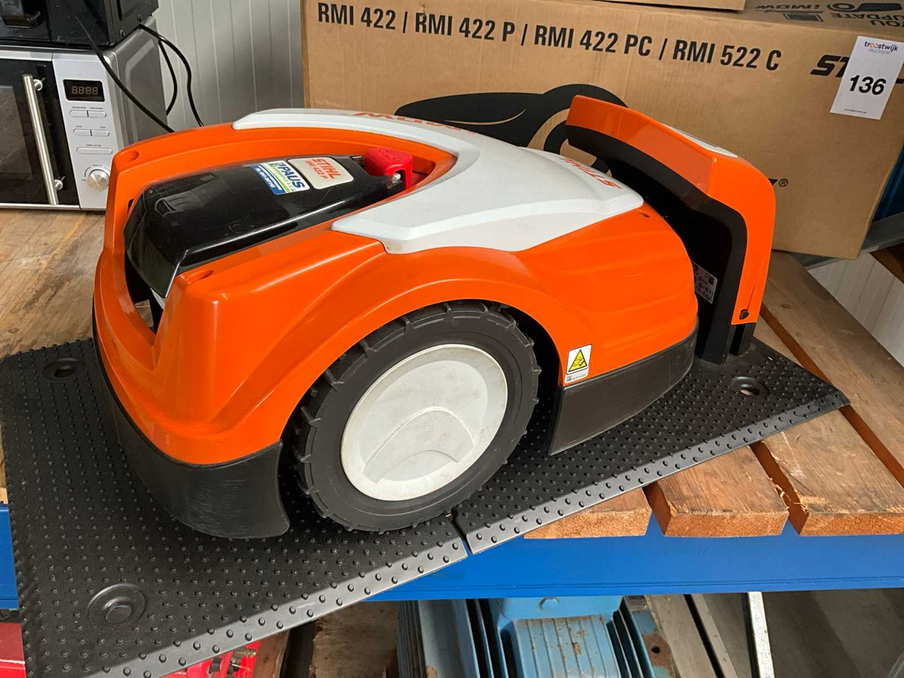 Stihl RMI422.2 - Χλοοκοπτικό: φωτογραφία 1 Stihl RMI422.2 - Χλοοκοπτικό: φωτογραφία 1