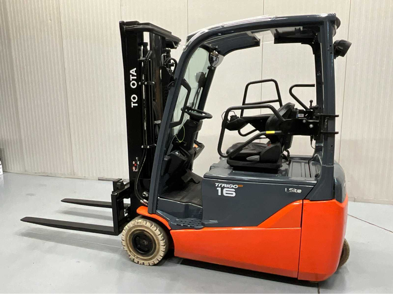 TOYOTA - 2018 - 8FBE16T - FORKLIFT, FREELIFT, SIDE SHIFT - PLASTIC ROOF - 4TH FUNCTION - Περονοφόρο όχημα: φωτογραφία 4 TOYOTA - 2018 - 8FBE16T - FORKLIFT, FREELIFT, SIDE SHIFT - PLASTIC ROOF - 4TH FUNCTION - Περονοφόρο όχημα: φωτογραφία 4