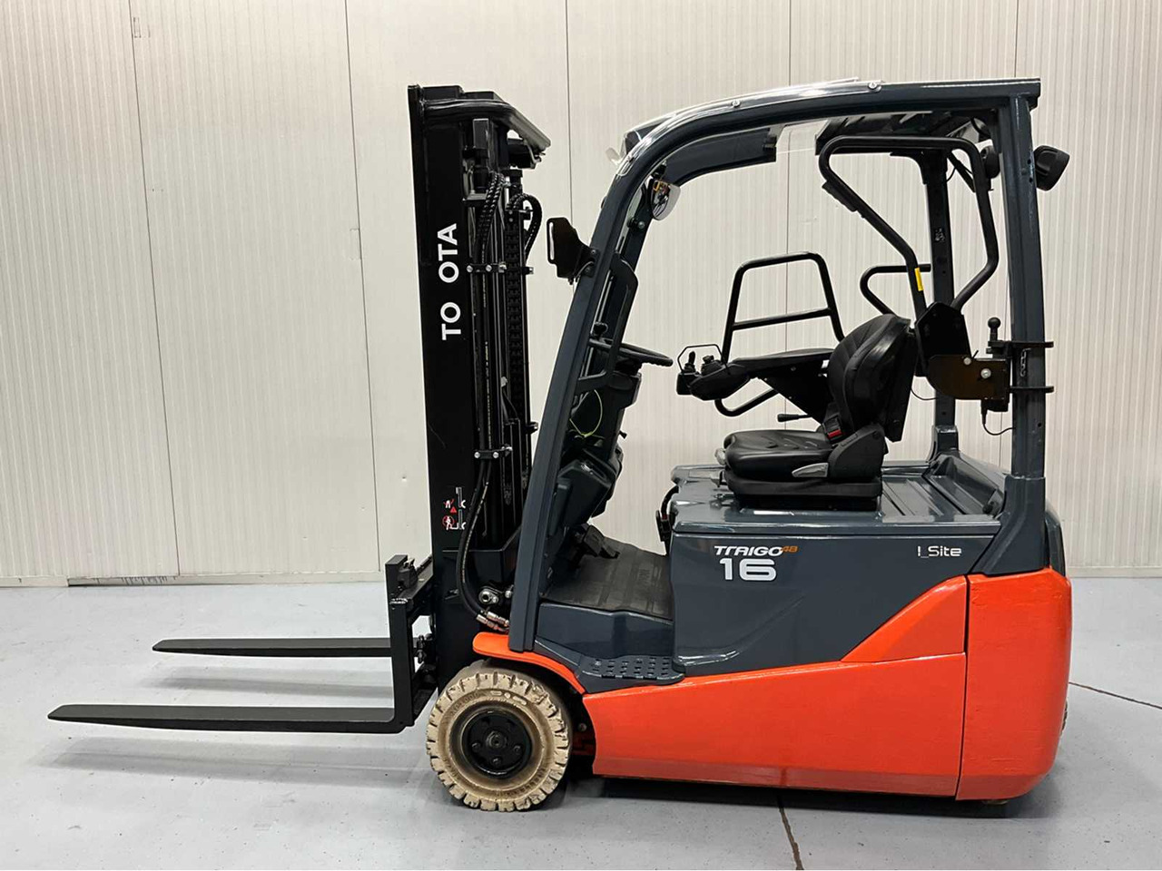 TOYOTA - 2018 - 8FBE16T - FORKLIFT, FREELIFT, SIDE SHIFT - PLASTIC ROOF - 4TH FUNCTION - Περονοφόρο όχημα: φωτογραφία 1 TOYOTA - 2018 - 8FBE16T - FORKLIFT, FREELIFT, SIDE SHIFT - PLASTIC ROOF - 4TH FUNCTION - Περονοφόρο όχημα: φωτογραφία 1
