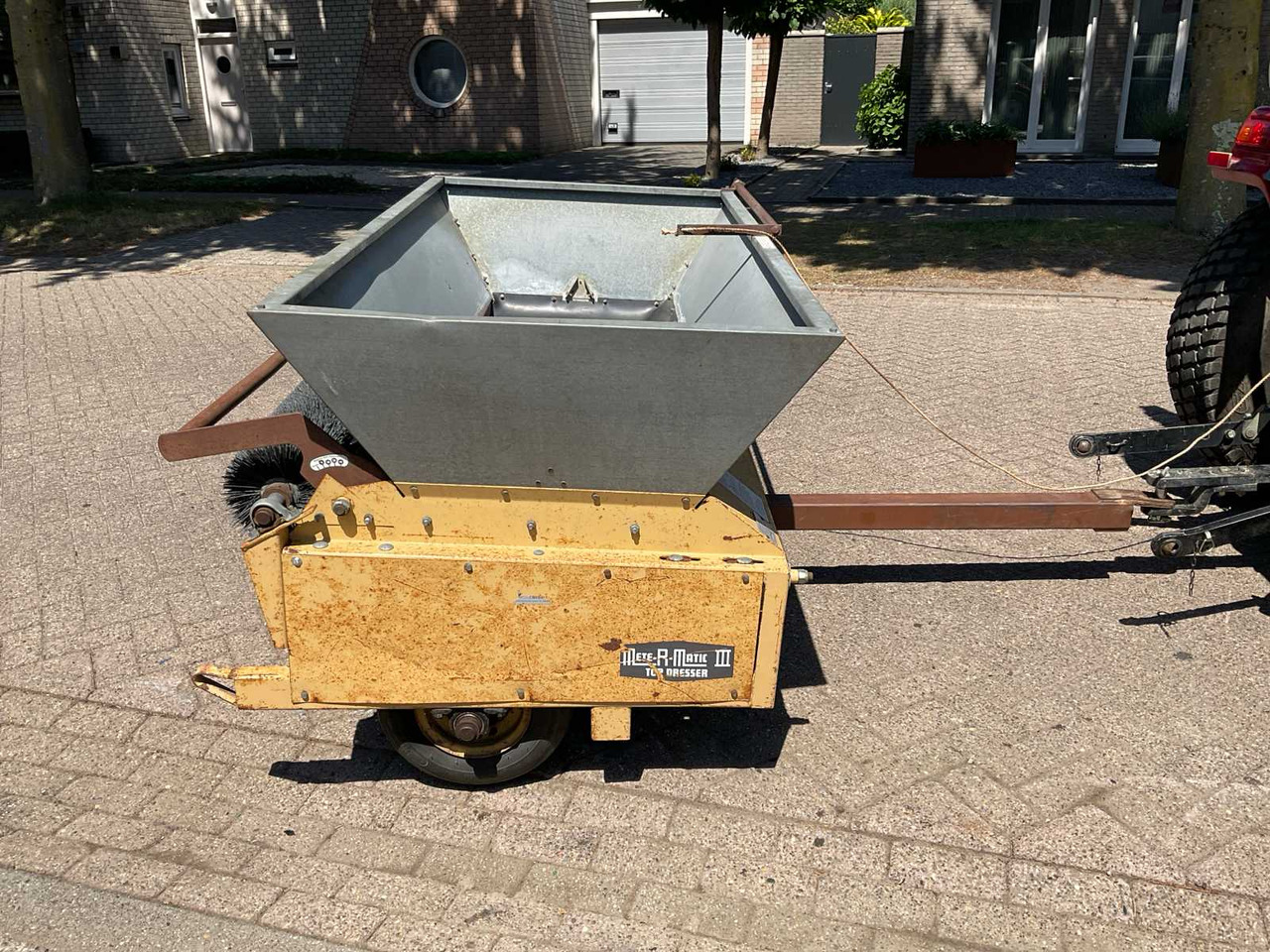 Turfco Mete-r-matic III Top Dresser - Μηχανήματα κήπου: φωτογραφία 4 Turfco Mete-r-matic III Top Dresser - Μηχανήματα κήπου: φωτογραφία 4