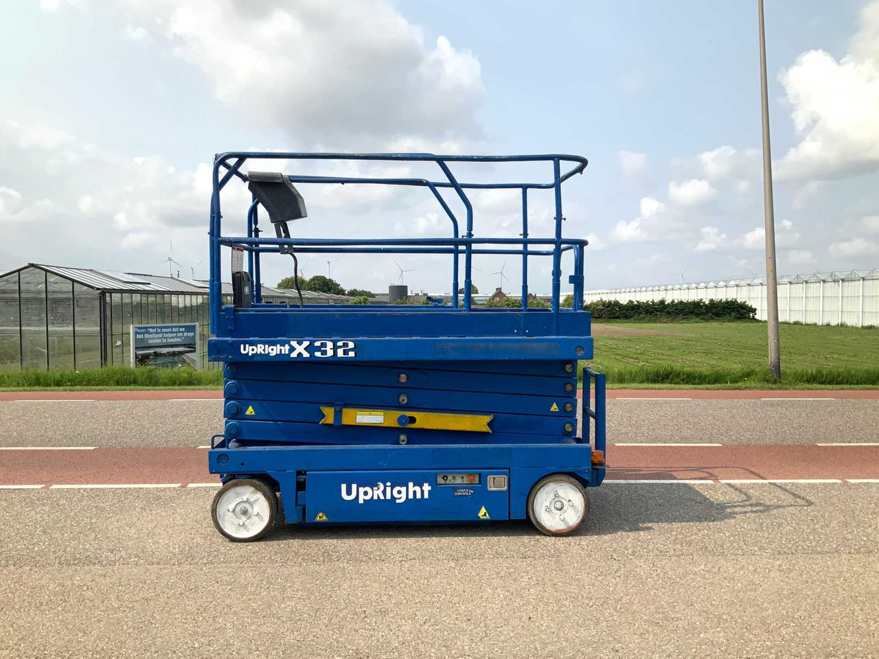 Upright X32 - Πλατφόρμα εναέρια: φωτογραφία 2 Upright X32 - Πλατφόρμα εναέρια: φωτογραφία 2