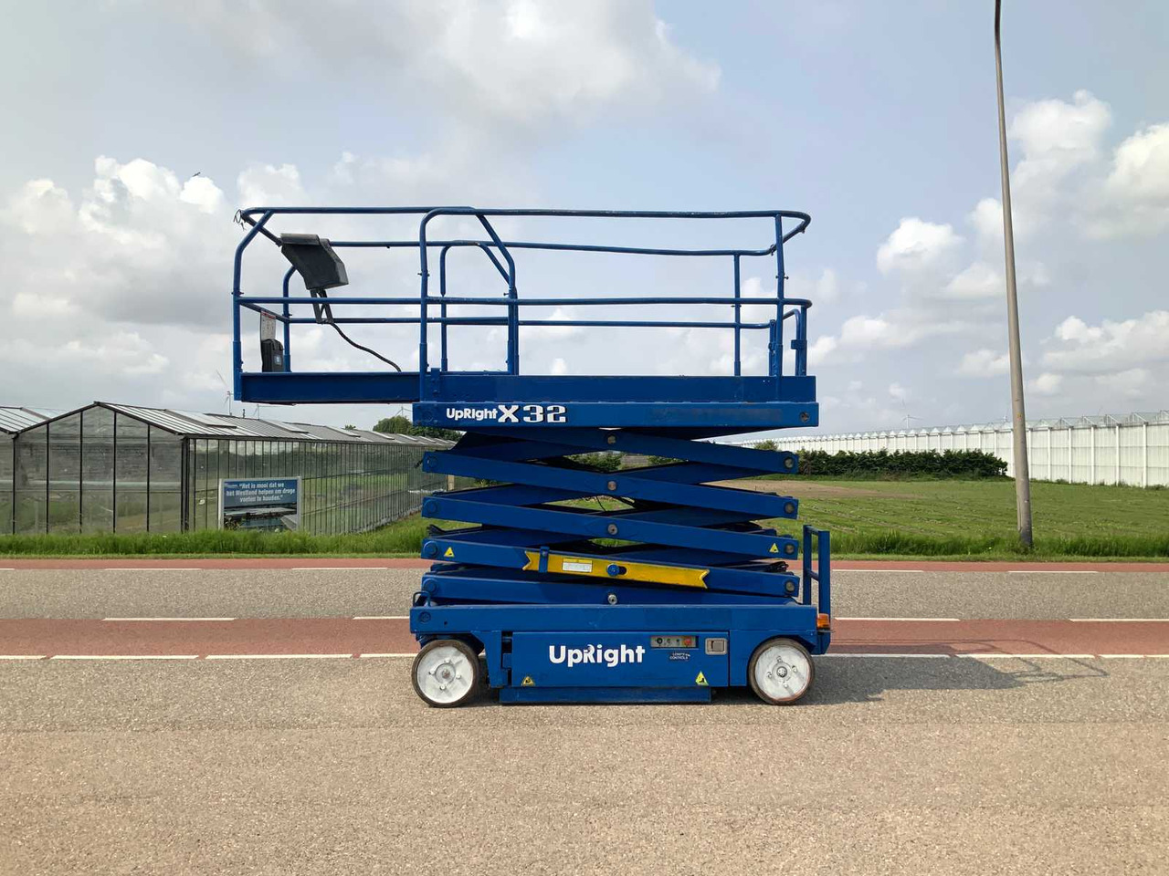 Upright X32 - Πλατφόρμα εναέρια: φωτογραφία 1 Upright X32 - Πλατφόρμα εναέρια: φωτογραφία 1