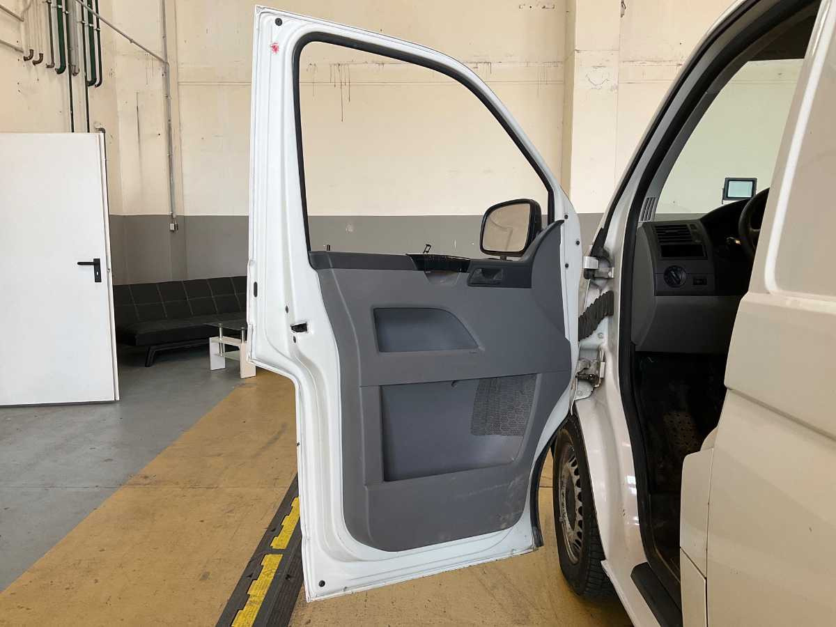Ελαφρύ επαγγελματικό VOLKSWAGEN T5 PANEL VAN TDI D-PF VAN: φωτογραφία 14 Ελαφρύ επαγγελματικό VOLKSWAGEN T5 PANEL VAN TDI D-PF VAN: φωτογραφία 14