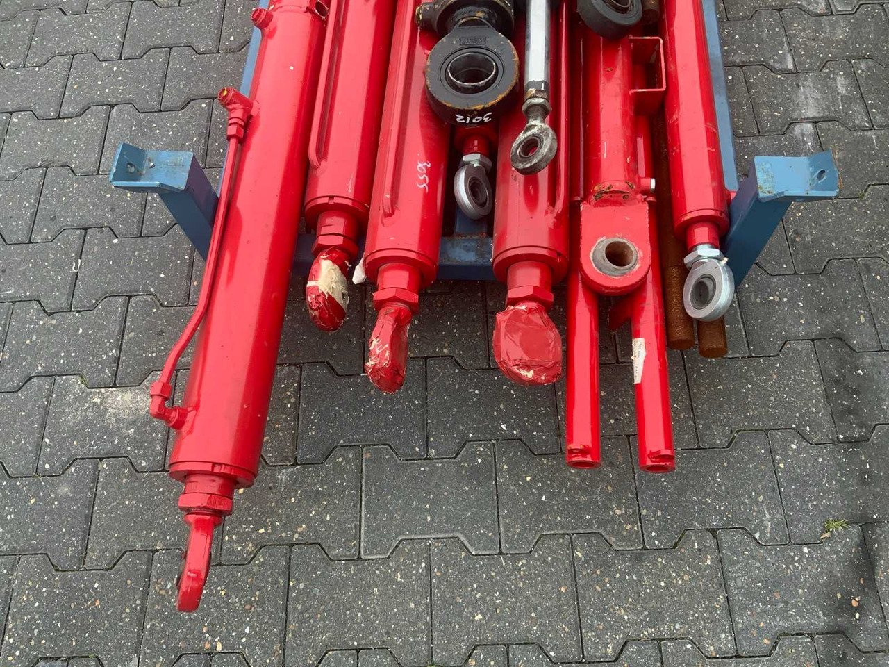 Various hydraulic cylinders for Schuitemaker (approx. 12 pieces) - Μηχανηματα λιπάσματα: φωτογραφία 5 Various hydraulic cylinders for Schuitemaker (approx. 12 pieces) - Μηχανηματα λιπάσματα: φωτογραφία 5