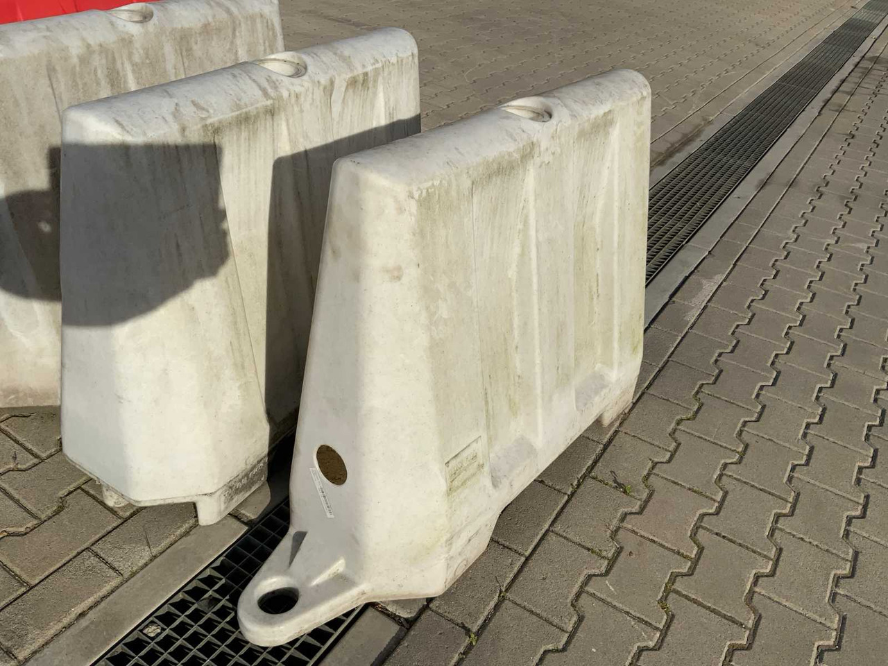Weightable plastic barriers (35x) - Εξοπλισμού κατασκευών: φωτογραφία 3 Weightable plastic barriers (35x) - Εξοπλισμού κατασκευών: φωτογραφία 3