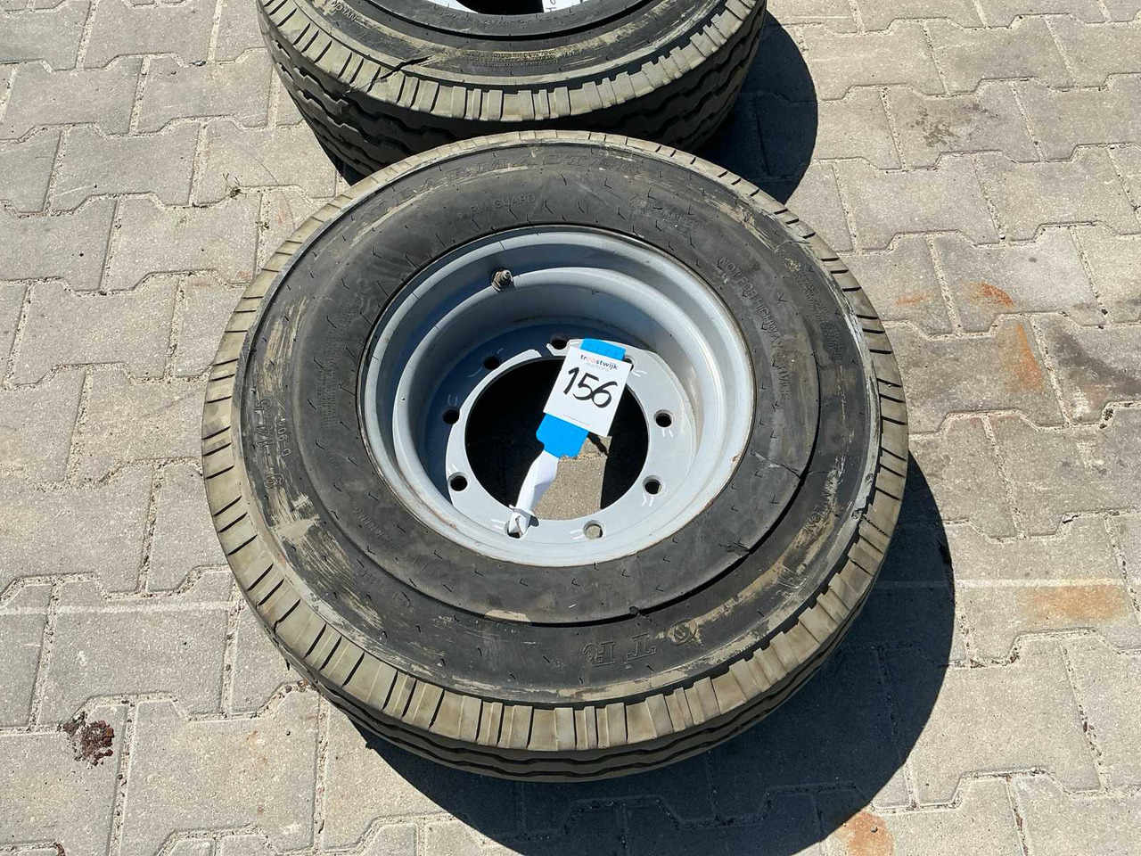 Wheel / tire on rim for Genie aerial platform (2x) - Ελαστικά και ζάντες για Τρακτέρ: φωτογραφία 2 Wheel / tire on rim for Genie aerial platform (2x) - Ελαστικά και ζάντες για Τρακτέρ: φωτογραφία 2