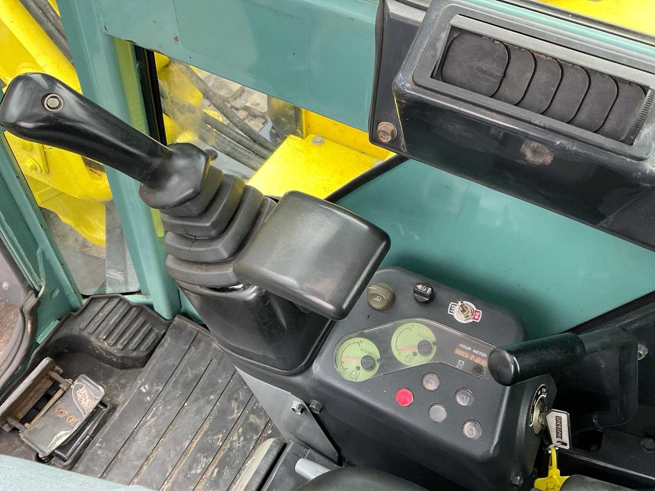 Ερπυστριοφόρος εκσκαφέας Yanmar VIO80: φωτογραφία 28 Ερπυστριοφόρος εκσκαφέας Yanmar VIO80: φωτογραφία 28