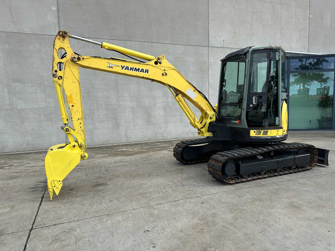 Yanmar YANMAR - 2010 - VIO55-5B - MIDI EXCAVATOR - Ερπυστριοφόρος εκσκαφέας: φωτογραφία 1 Yanmar YANMAR - 2010 - VIO55-5B - MIDI EXCAVATOR - Ερπυστριοφόρος εκσκαφέας: φωτογραφία 1