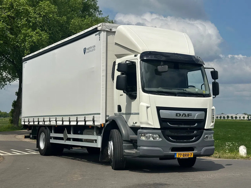 DAF CF 320 LF320.18 EURO6. SchuifzeilBakwagen met Laadklep. in TOPSTAAT! - Φορτηγό μουσαμάς: φωτογραφία 2 DAF CF 320 LF320.18 EURO6. SchuifzeilBakwagen met Laadklep. in TOPSTAAT! - Φορτηγό μουσαμάς: φωτογραφία 2