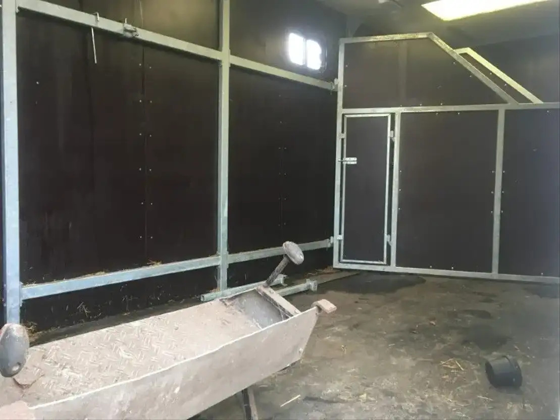Diversen Laadbak voor paarden - Κλειστά aμάξωμα: φωτογραφία 3 Diversen Laadbak voor paarden - Κλειστά aμάξωμα: φωτογραφία 3