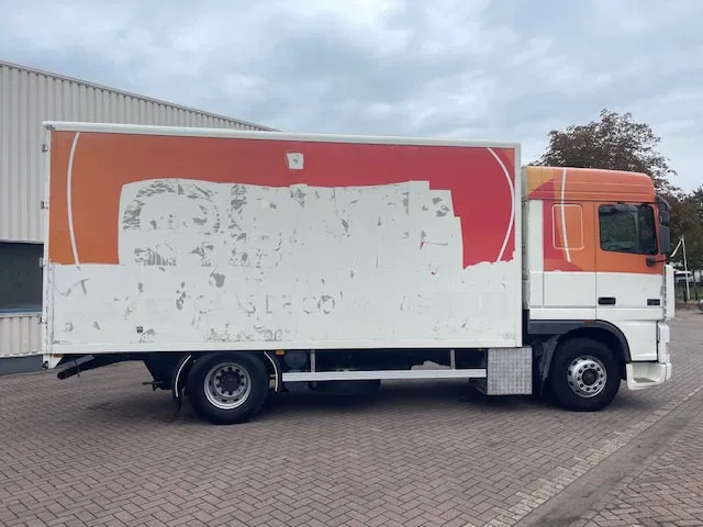 DAF XF 95.380 Euro 2 Manual-Gear - Φορτηγό κόφα: φωτογραφία 2 DAF XF 95.380 Euro 2 Manual-Gear - Φορτηγό κόφα: φωτογραφία 2