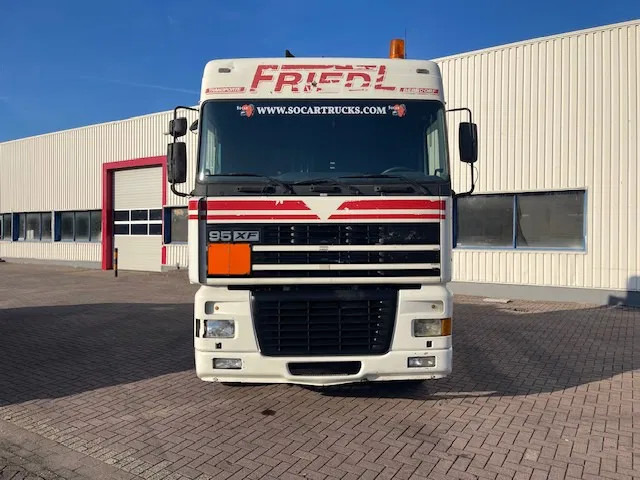 DAF XF 95.430 Manual-Gear Euro 3 - Τράκτορας: φωτογραφία 2 DAF XF 95.430 Manual-Gear Euro 3 - Τράκτορας: φωτογραφία 2