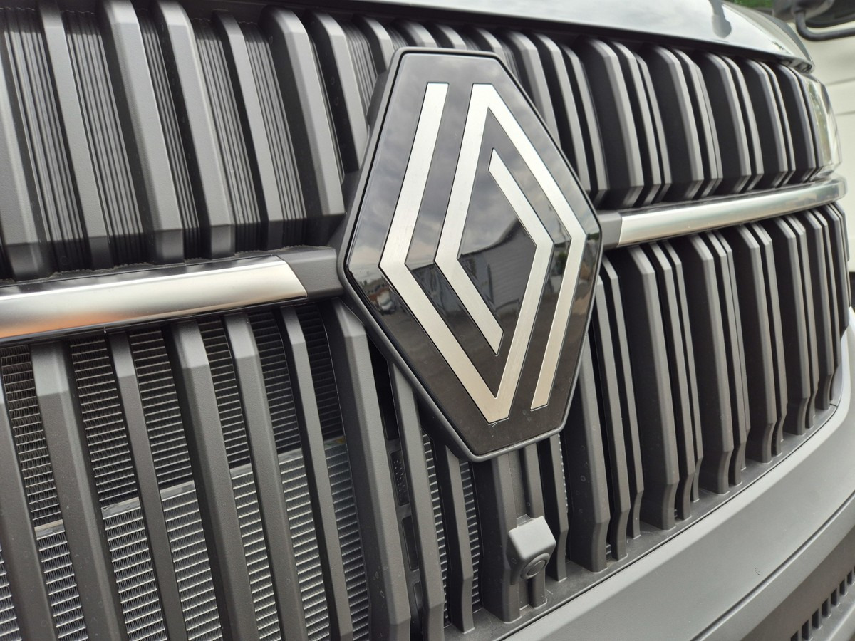 RENAULT Master L2H1 (neues Mod.) Alupritsche m. Kran - Μικρό φορτηγό με καρότσα: φωτογραφία 2 RENAULT Master L2H1 (neues Mod.) Alupritsche m. Kran - Μικρό φορτηγό με καρότσα: φωτογραφία 2