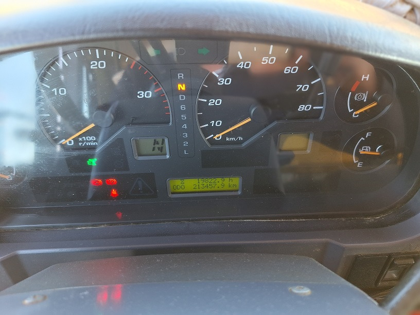 Ανατρεπόμενο όχημα μεταφοράς λατομικών υλικών KOMATSU HD605-7EO: φωτογραφία 7