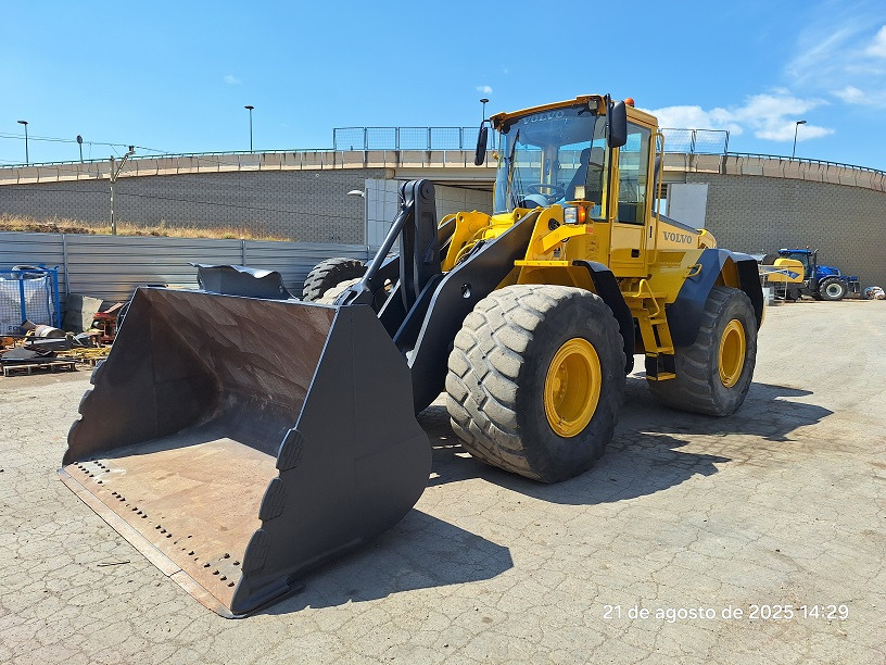 VOLVO L120E - Ελαστιχοφόρος φορτωτής: φωτογραφία 2 VOLVO L120E - Ελαστιχοφόρος φορτωτής: φωτογραφία 2