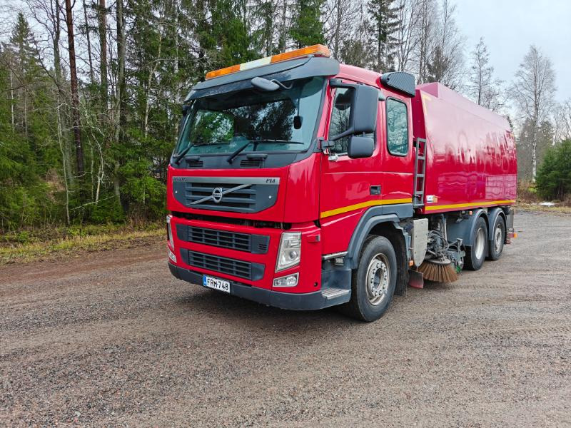Beam S12000 Volvo FM410 - Σάρωθρο δρόμων: φωτογραφία 2 Beam S12000 Volvo FM410 - Σάρωθρο δρόμων: φωτογραφία 2