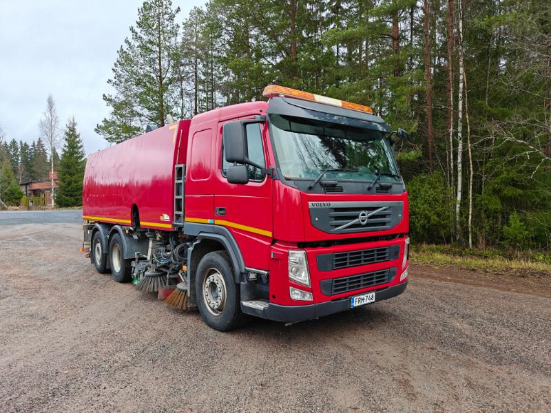 Beam S12000 Volvo FM410 - Σάρωθρο δρόμων: φωτογραφία 1 Beam S12000 Volvo FM410 - Σάρωθρο δρόμων: φωτογραφία 1